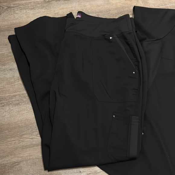 PURPLE LABEL YOGA BY HEALING HANDS SET BLACK Size: XL & 2X - Picture 5 of 7